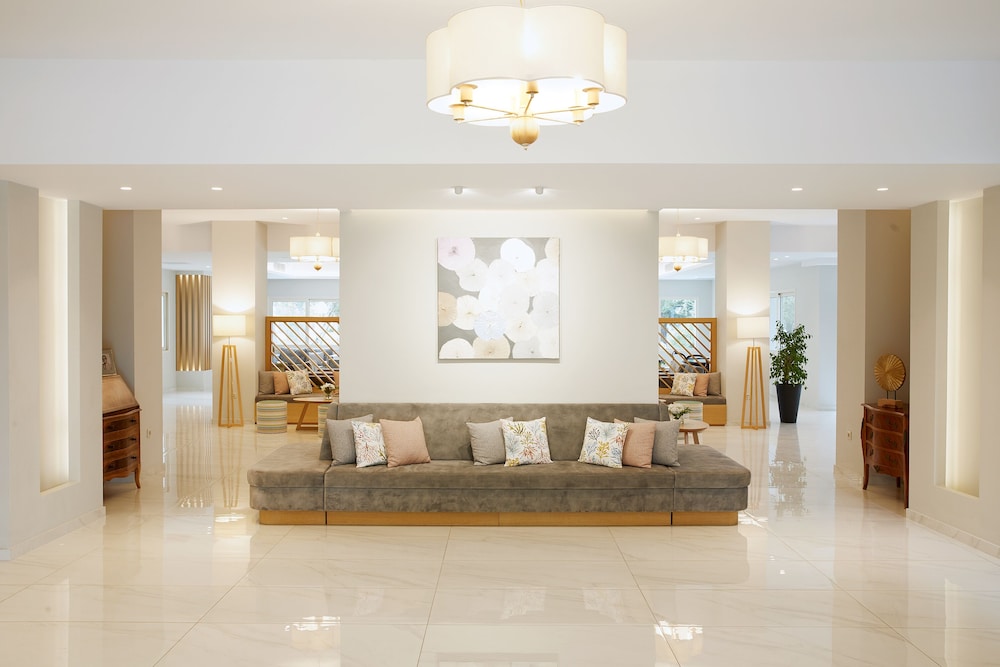 Delfinia Hotel 9/43