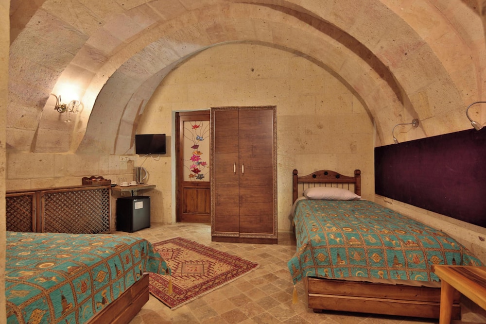 Artium Cave Hotel 5/50