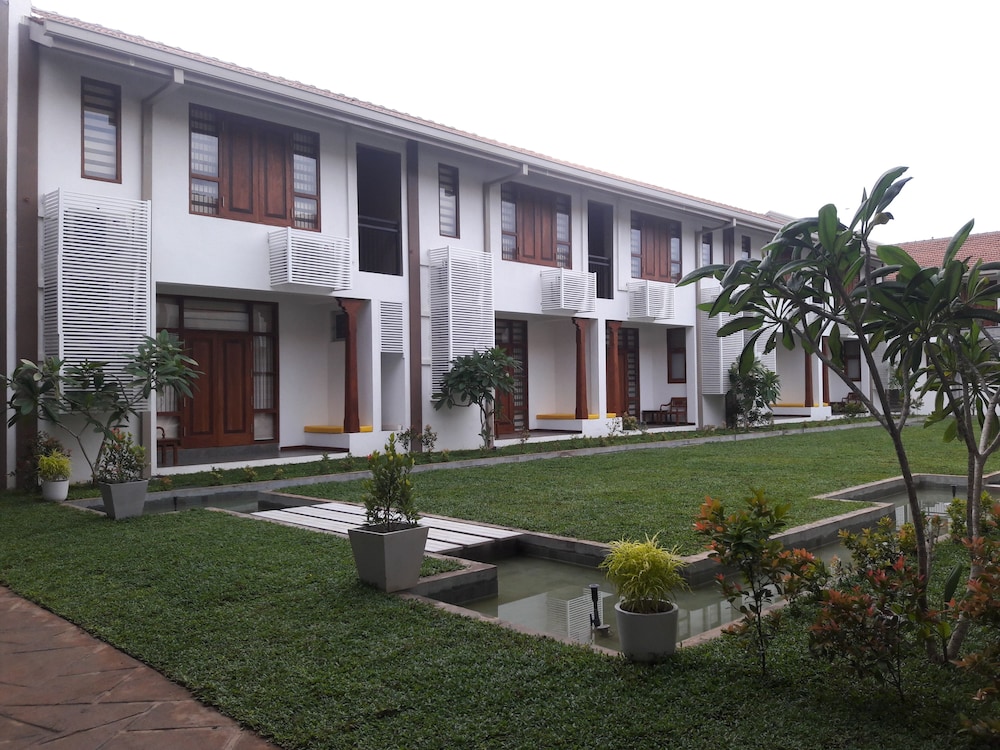The Thinnai in Ariyalai