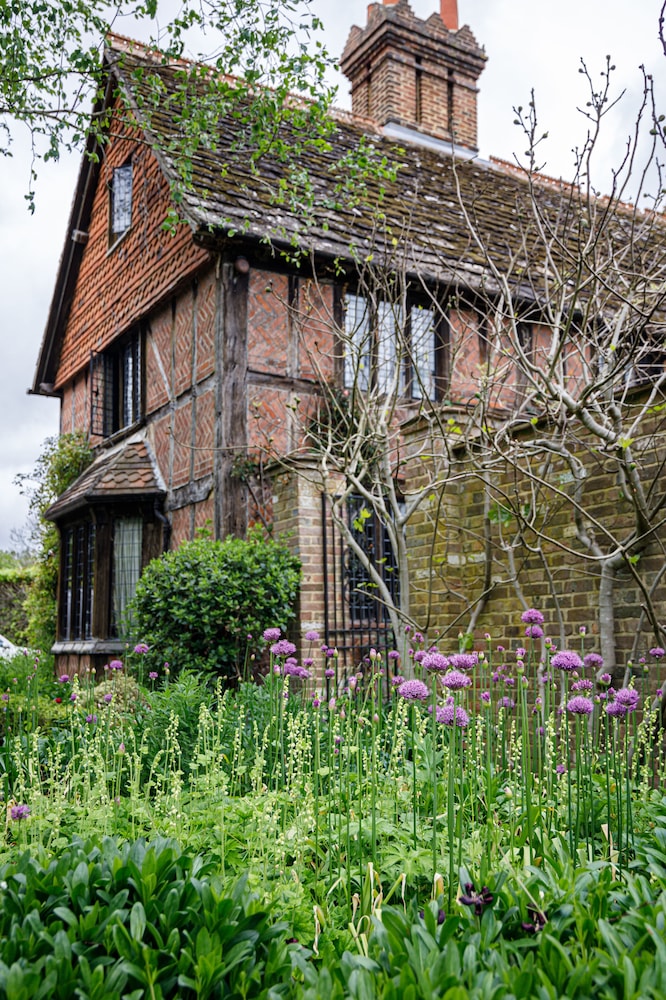 Langshott Manor 66/76