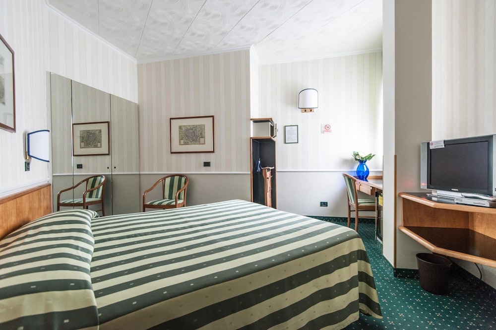 Flora Hotel Milan 9/49