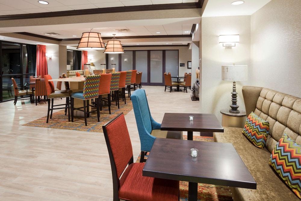 Hampton Inn Minneapolis Roseville 35/42