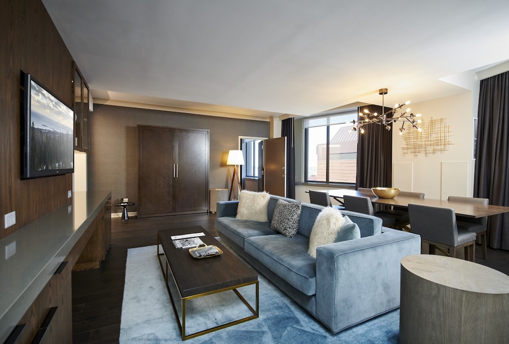 The Lofton Hotel Minneapolis, Tapestry Collection by Hilton 36/80