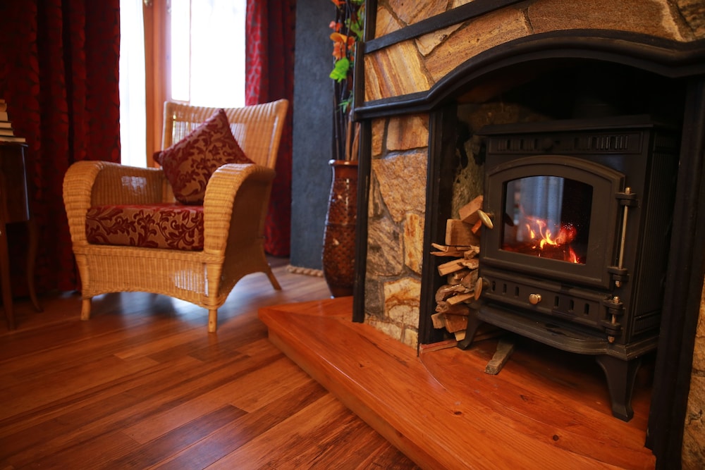 Queenswood Cottage 22/38