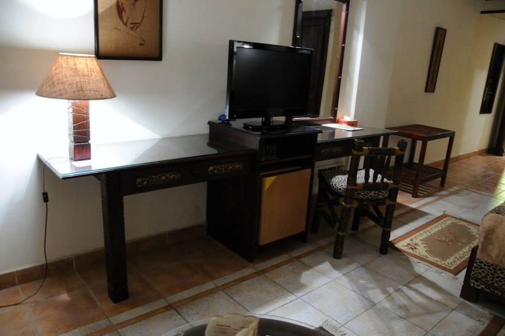 Africana Hotel & Spa 62/69