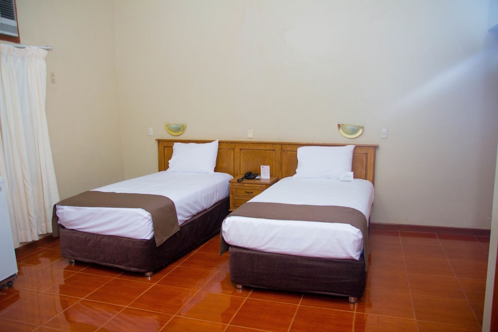 DM Hoteles Mossone Ica 5/29