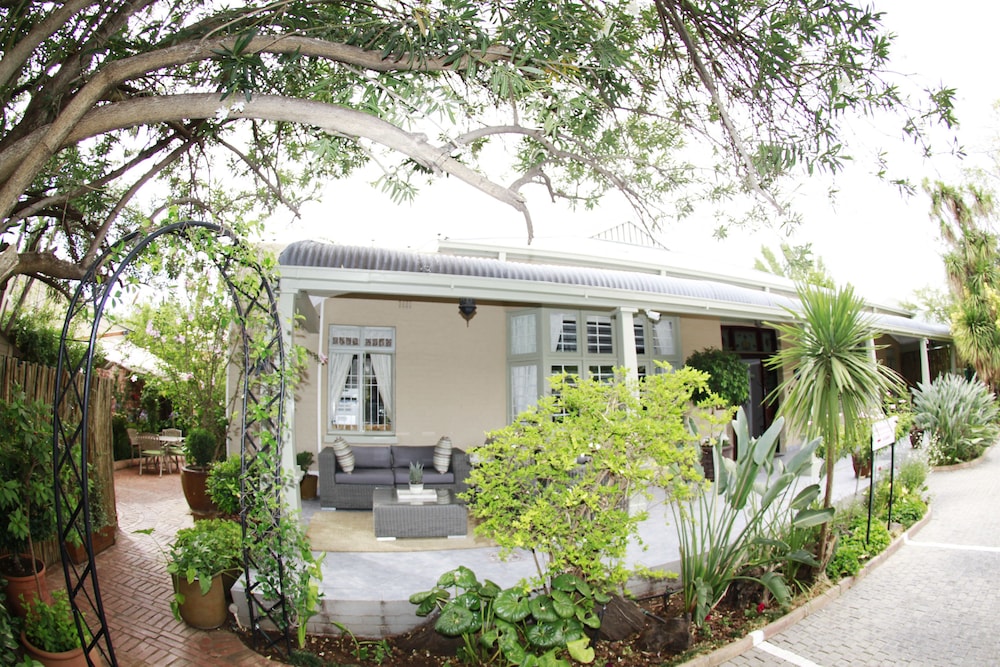 Oleander Guest House 44/50