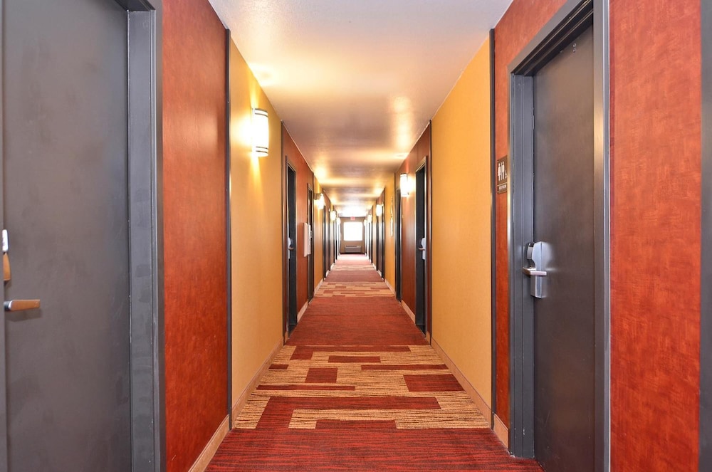 Clackamas Inn Suites 20/42