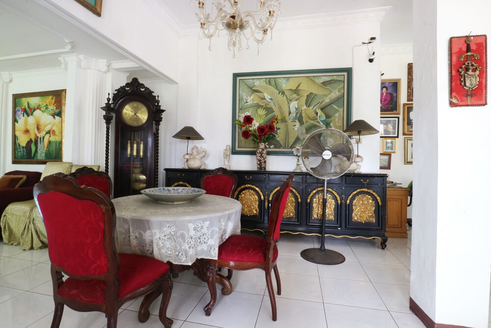Villa Sri Manganti 47/53