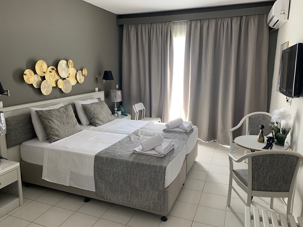 Alkyonides Hotel 13/49