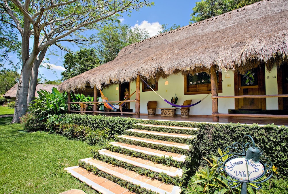 The lodge At Chichen Itza 2/50