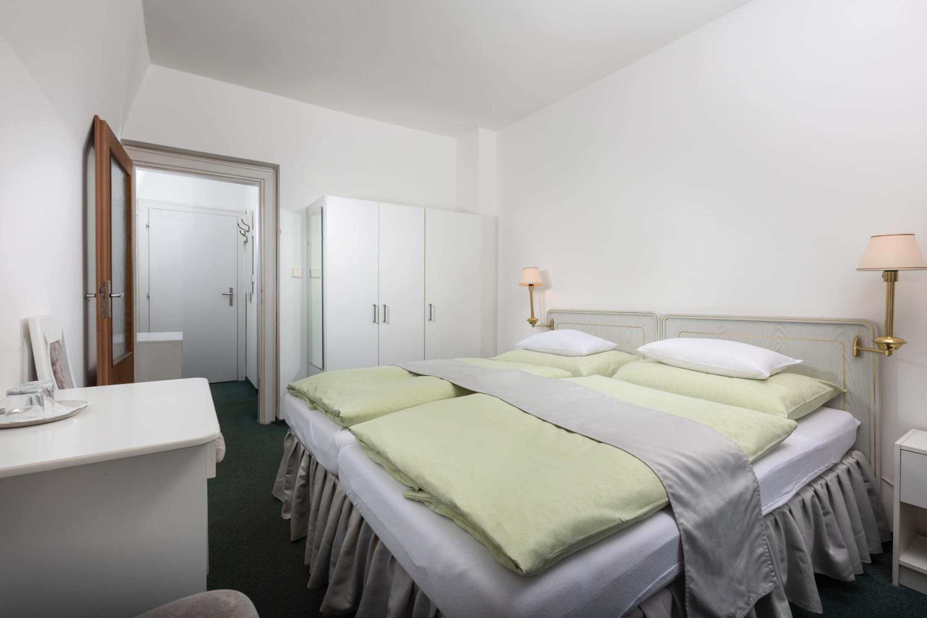 Ferdinand Hotel 20/47