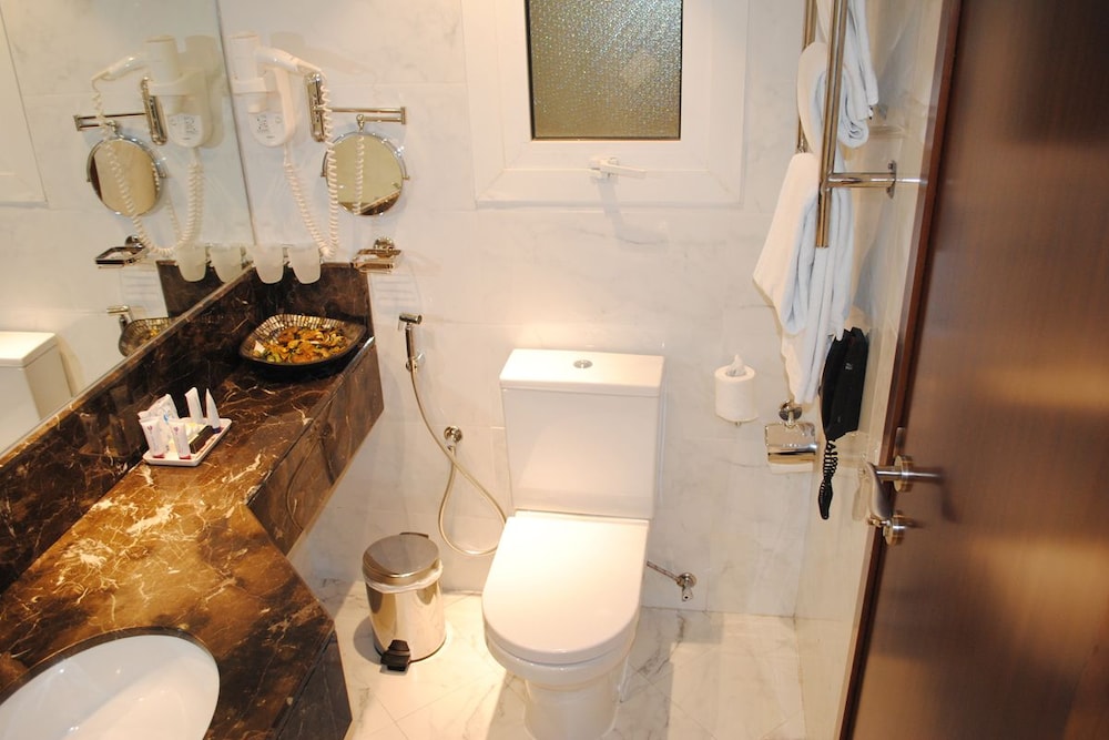 Versailles by Vieras Hotel 45/47