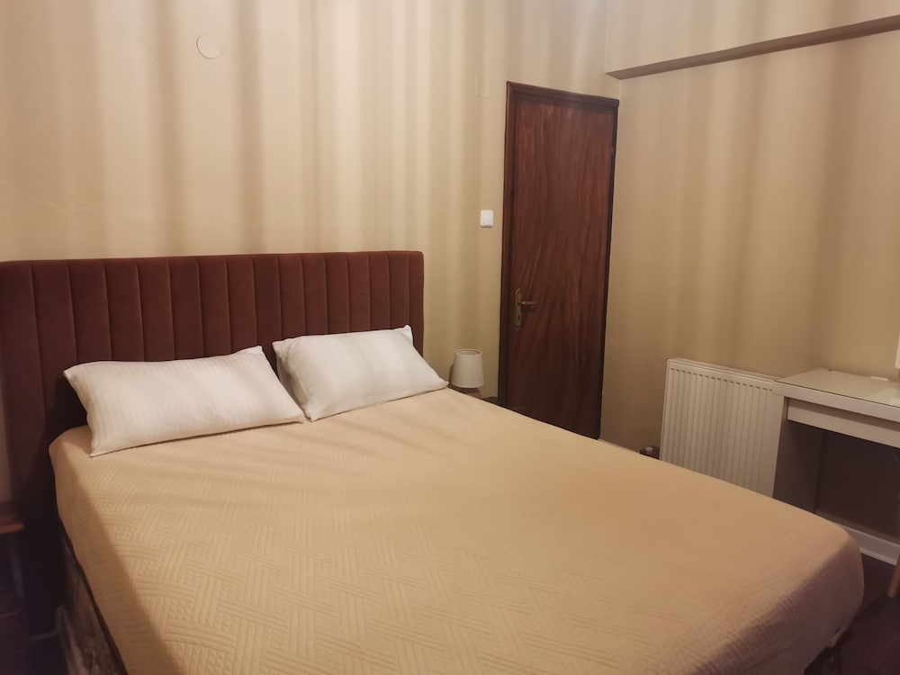 Hotel Ataviros 3/30