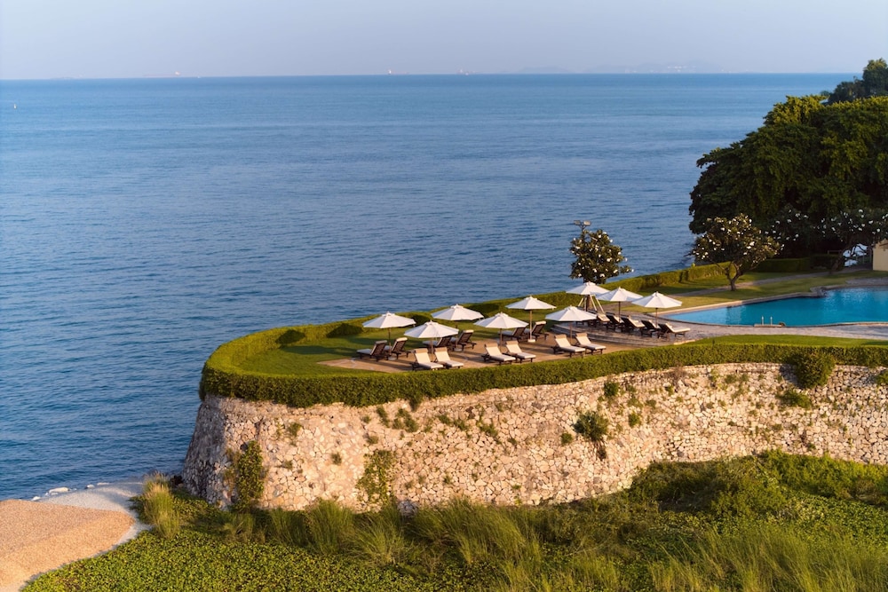 Dusit Thani Pattaya 47/50