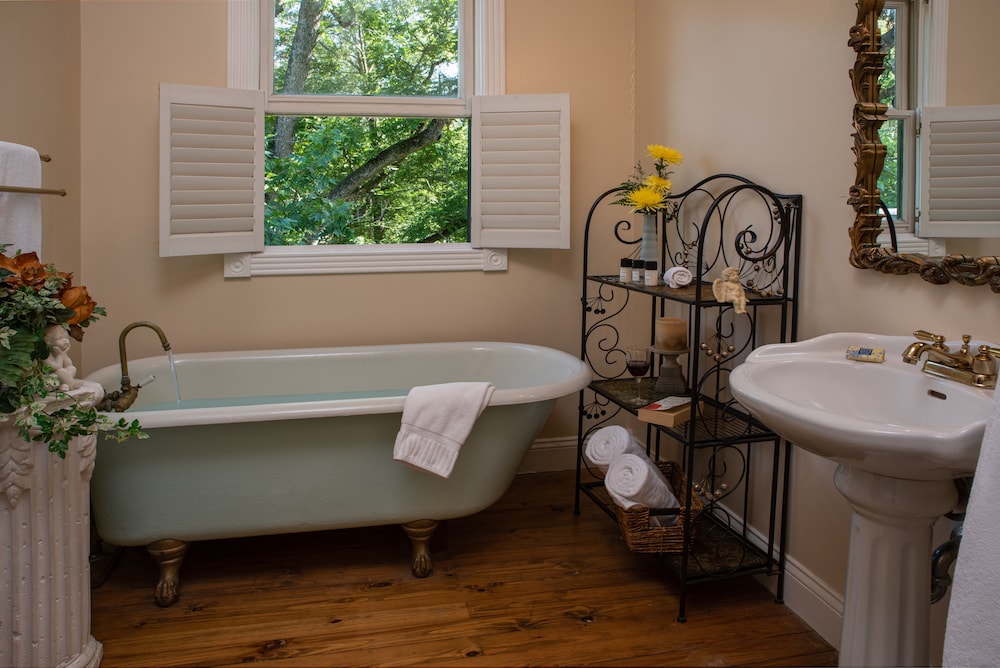 White Oak Manor Bed Breakfast 44/44
