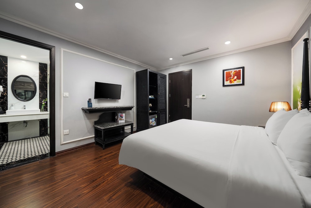 SUPERIOR, DOUBLE OR TWIN BED