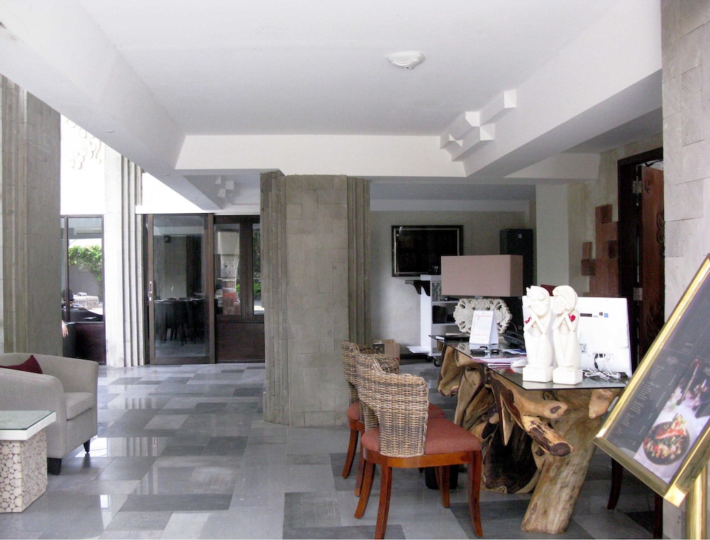 Anshel Hotel 36/45