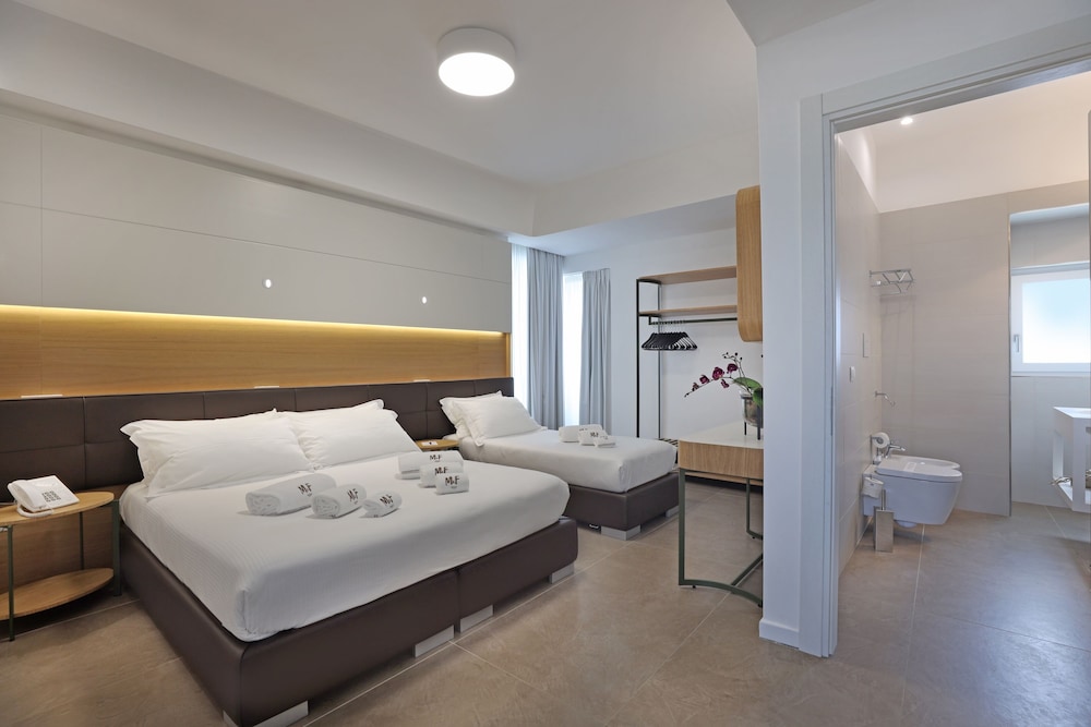 M F Hotel 16/72