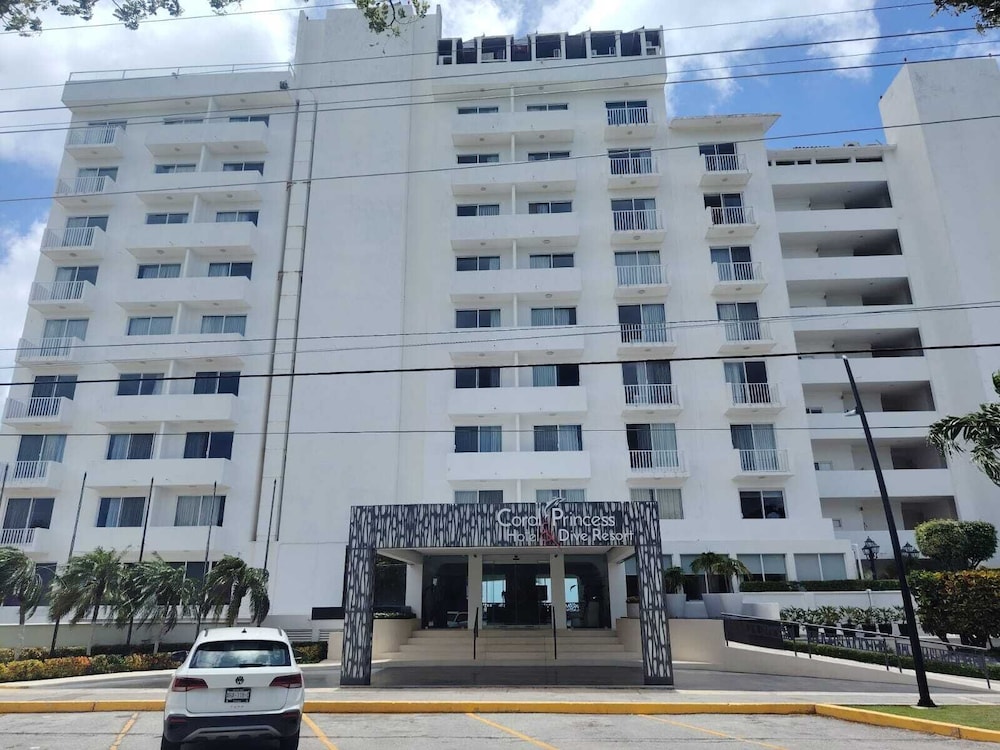 Coral Princess Hotel & Dive Resort 6/78