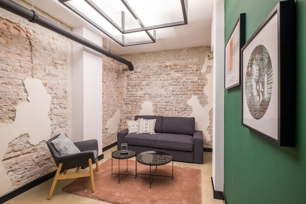 R34 Boutique Hotel 34/50