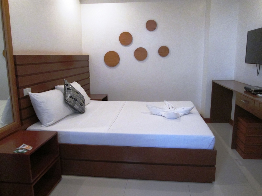 Abozza Resort 4/18