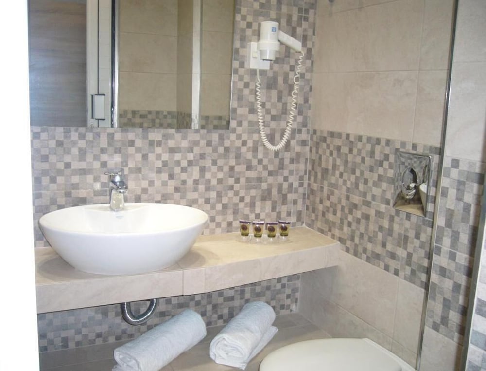 Rhodian Rose Hotel 54/58