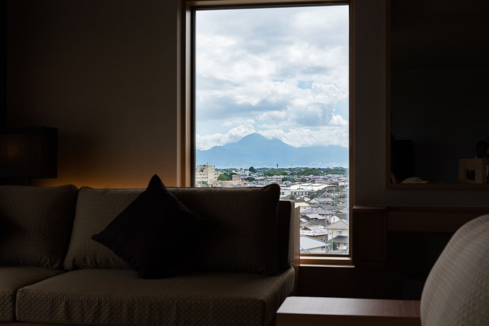 TSUKASA ROYAL HOTEL 55/72