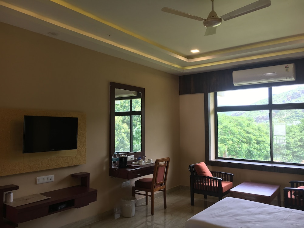 INDO HOKKE HOTEL 30/50