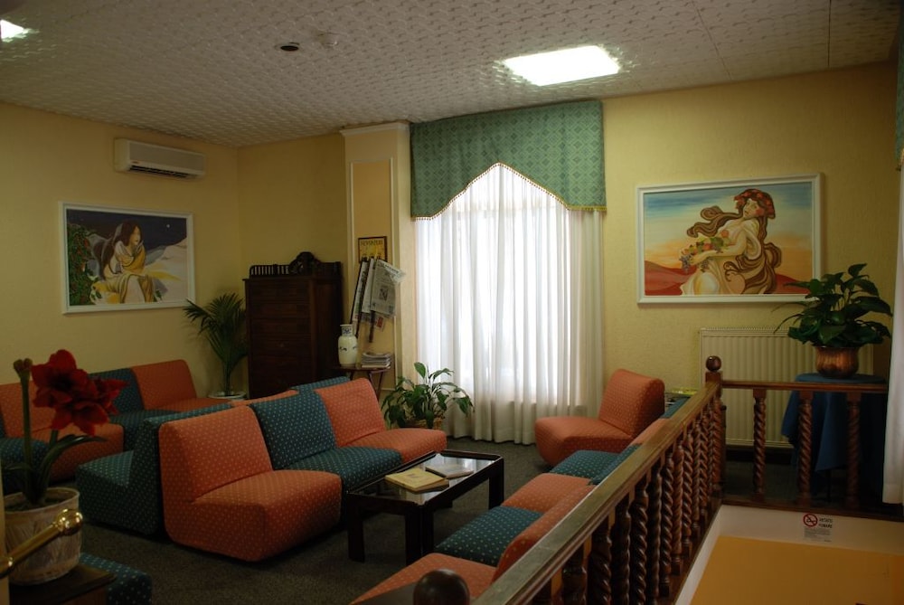 Hotel Iris Crillon 24/50