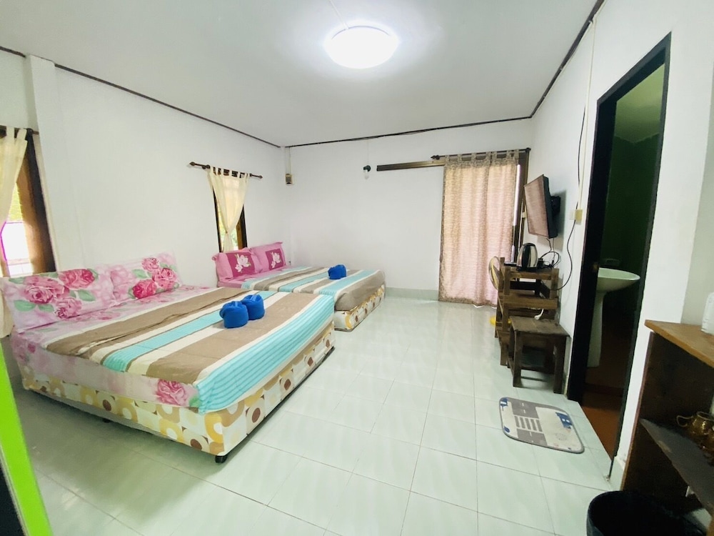 FAMILY, QUADRUPLE, 2 DOUBLE BEDS