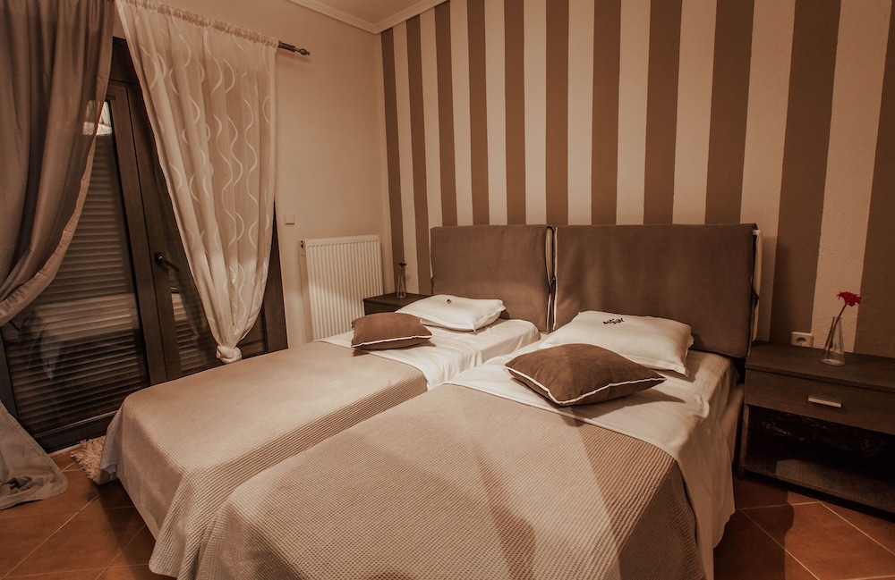 Aqua Mare Sea Side Rooms 7/50