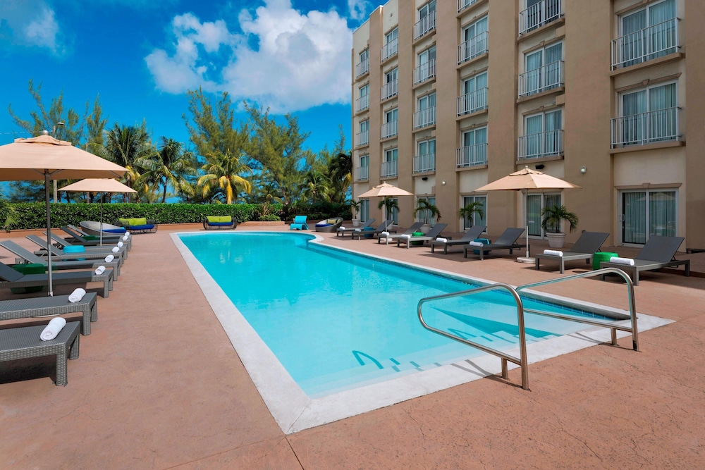 Courtyard Nassau Downtown Junkanoo Beach Ex Sunset Resort Bahamas in NASSAU