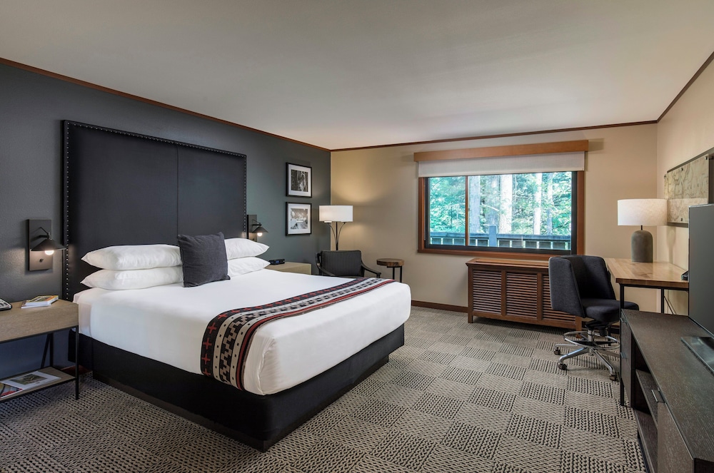 Woodland, Suite, King Bed, Sofa, Accessible