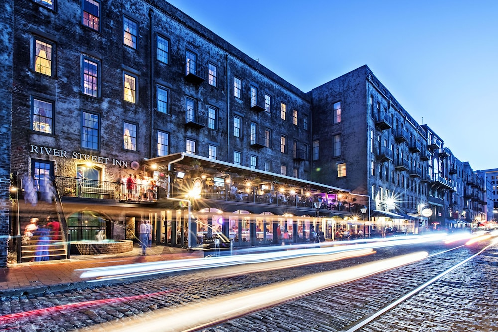 River Street Inn 6/52