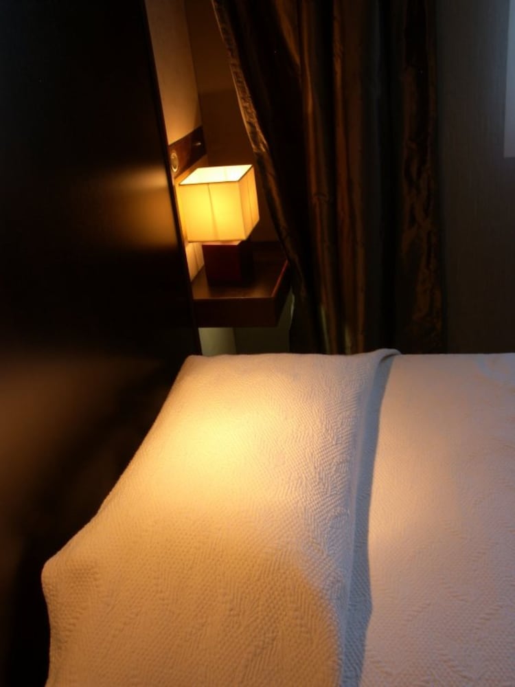 Cors Hotel 15/36