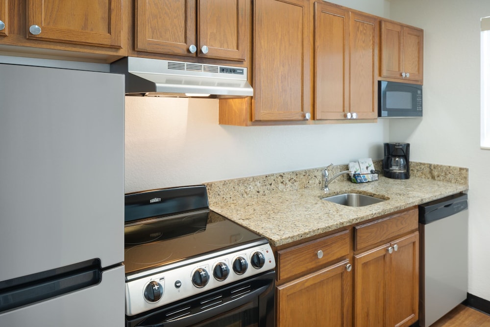 1 BEDROOM, SUITE, ACCESSIBLE