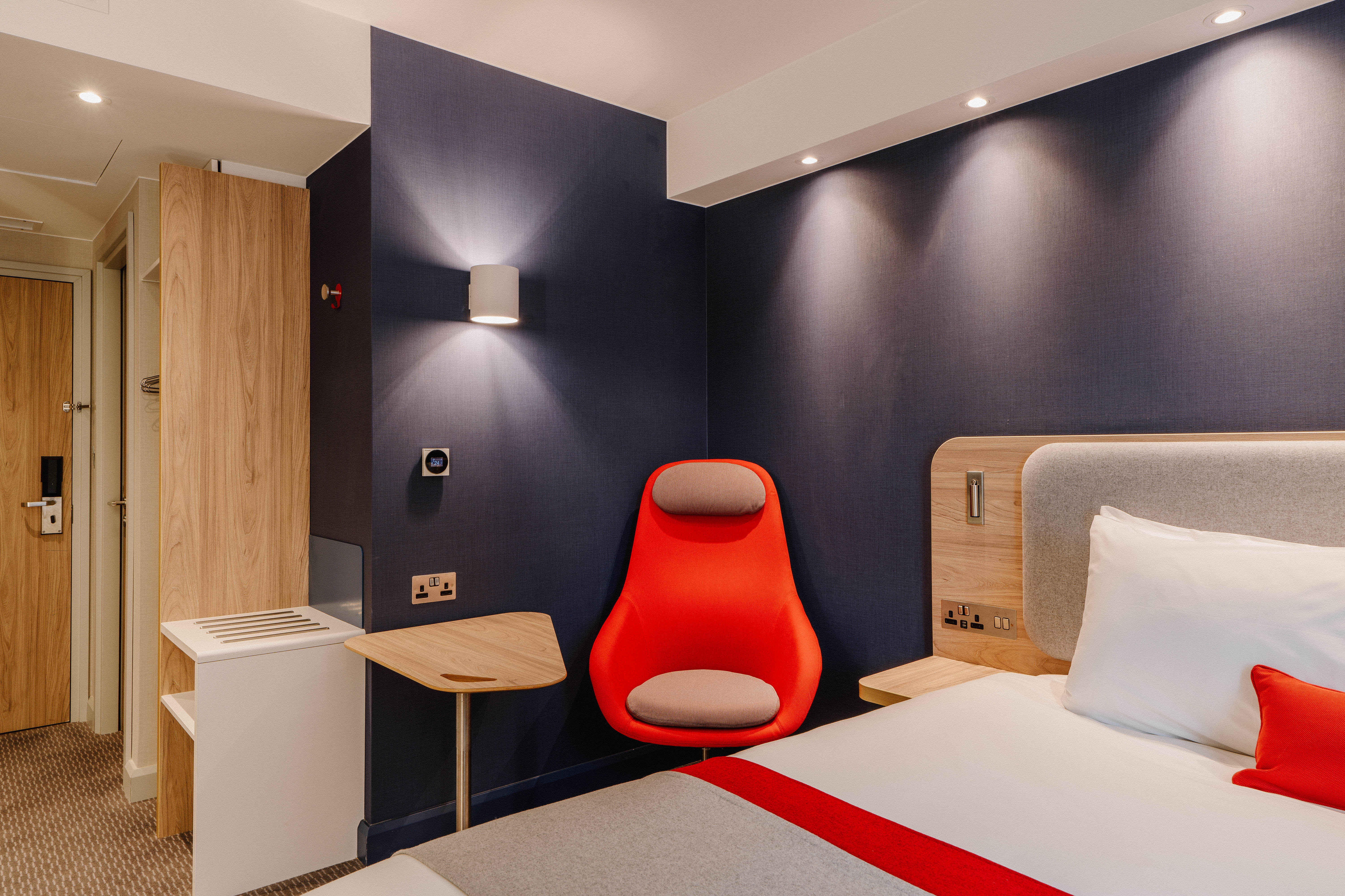 Standard, Double Bed, Holiday Inn Express Liverpool Central an IHG Hotel 3/5