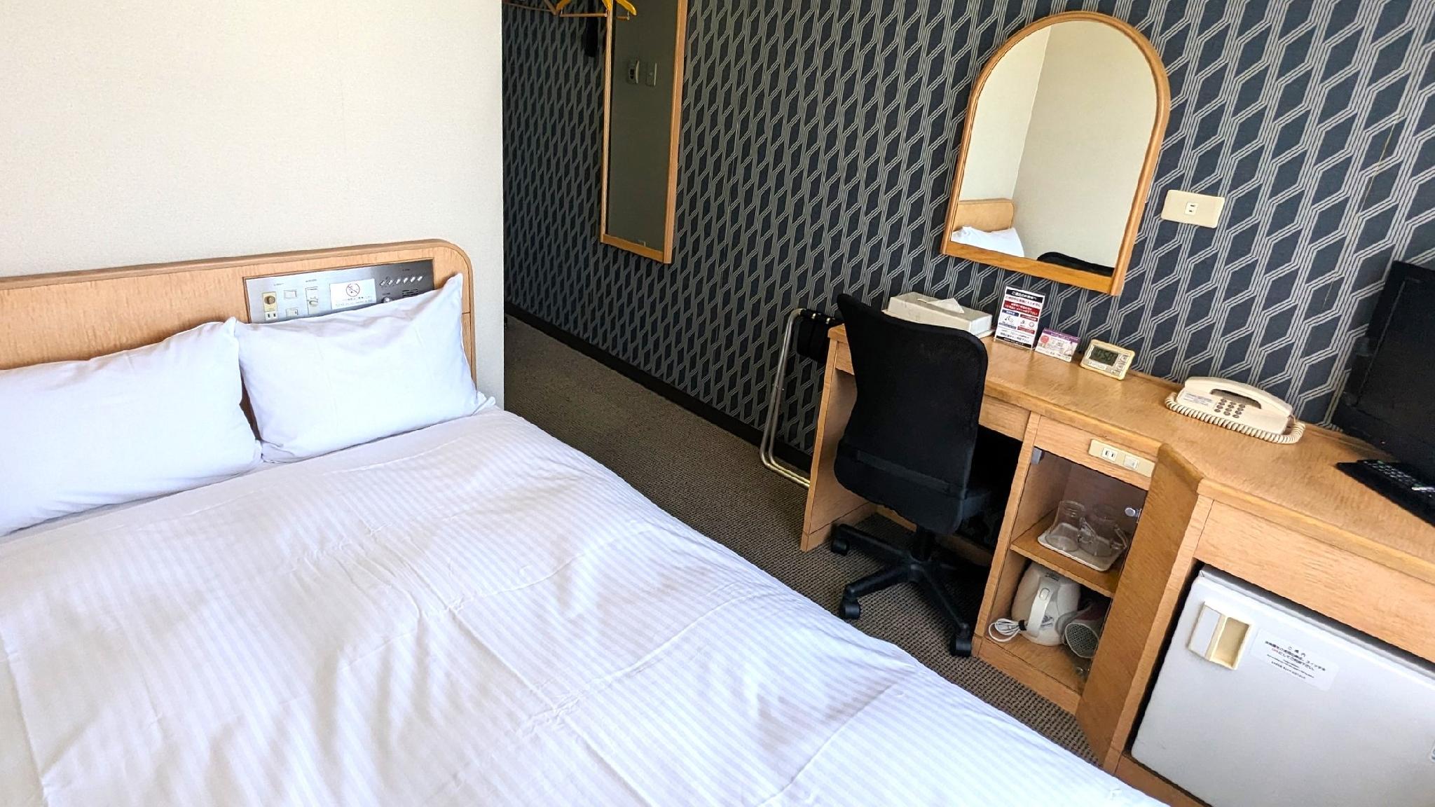 Semi Room, Semi Double Bed, No Parking