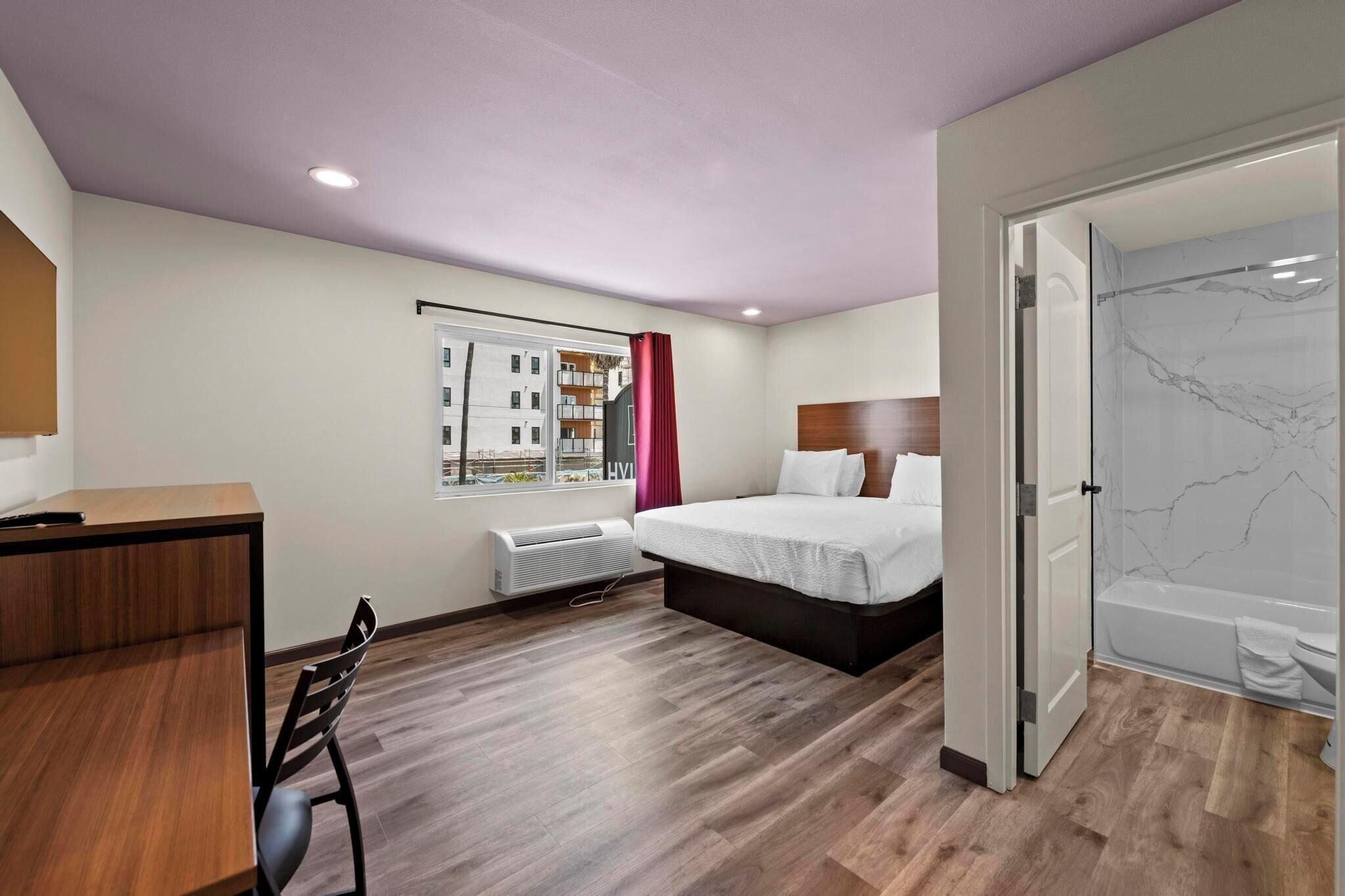 Hyland Motel Long Beach 10/27