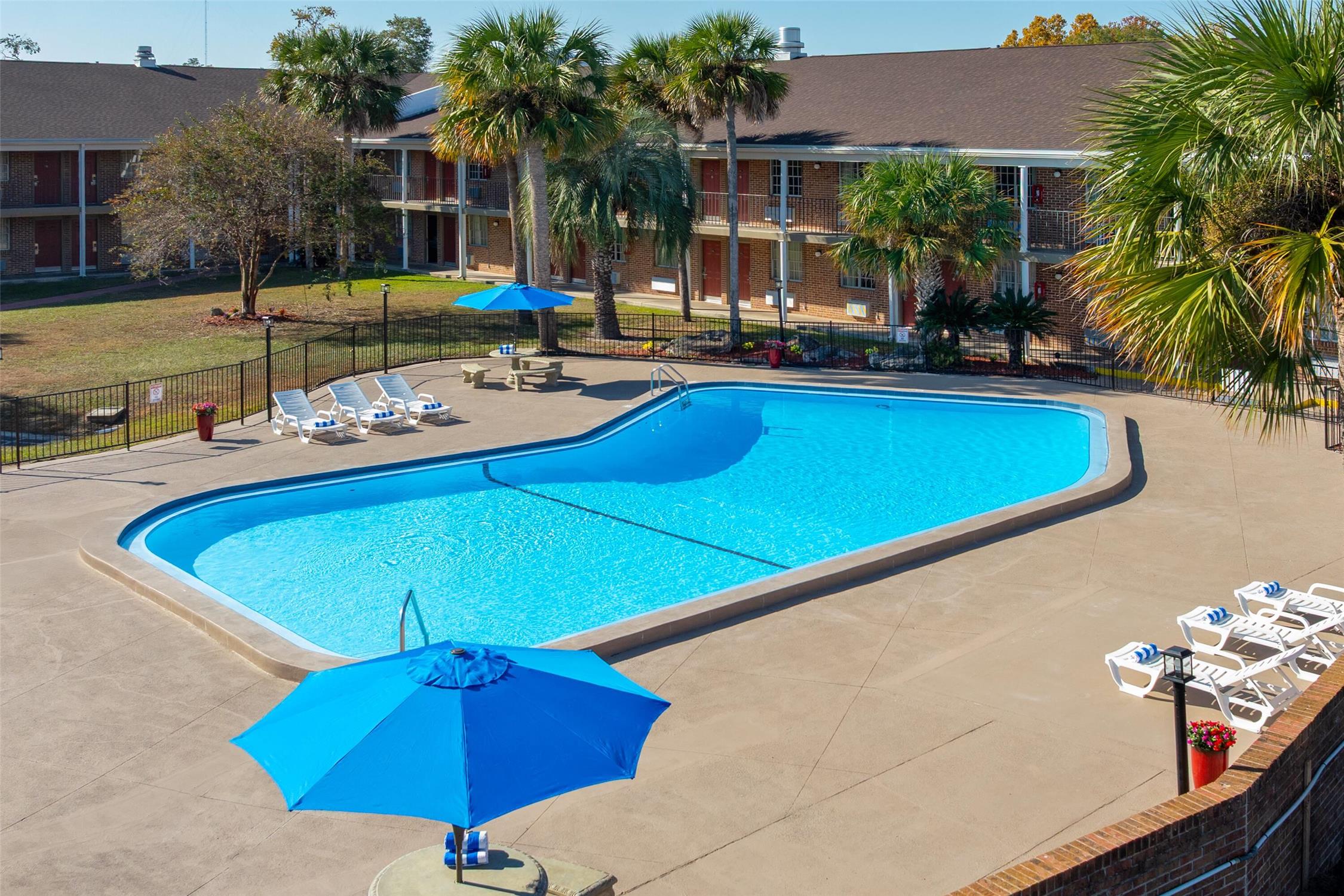 Super 8 by Wyndham Lake City 27/39