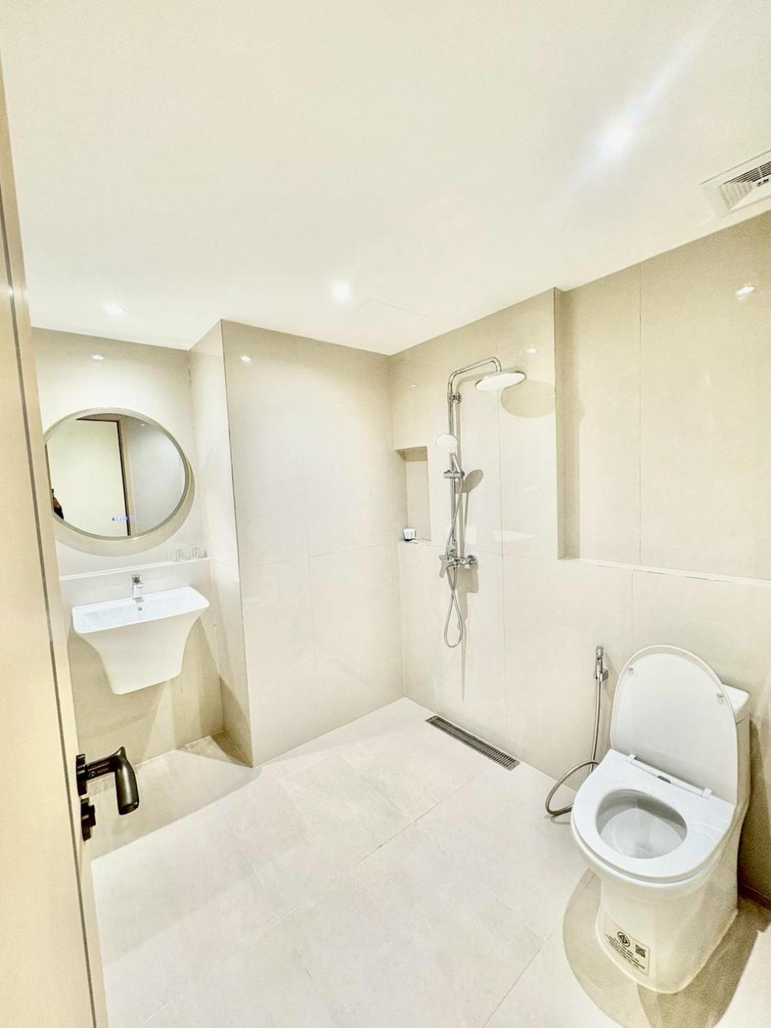 ABC QQ Hotel 33/38