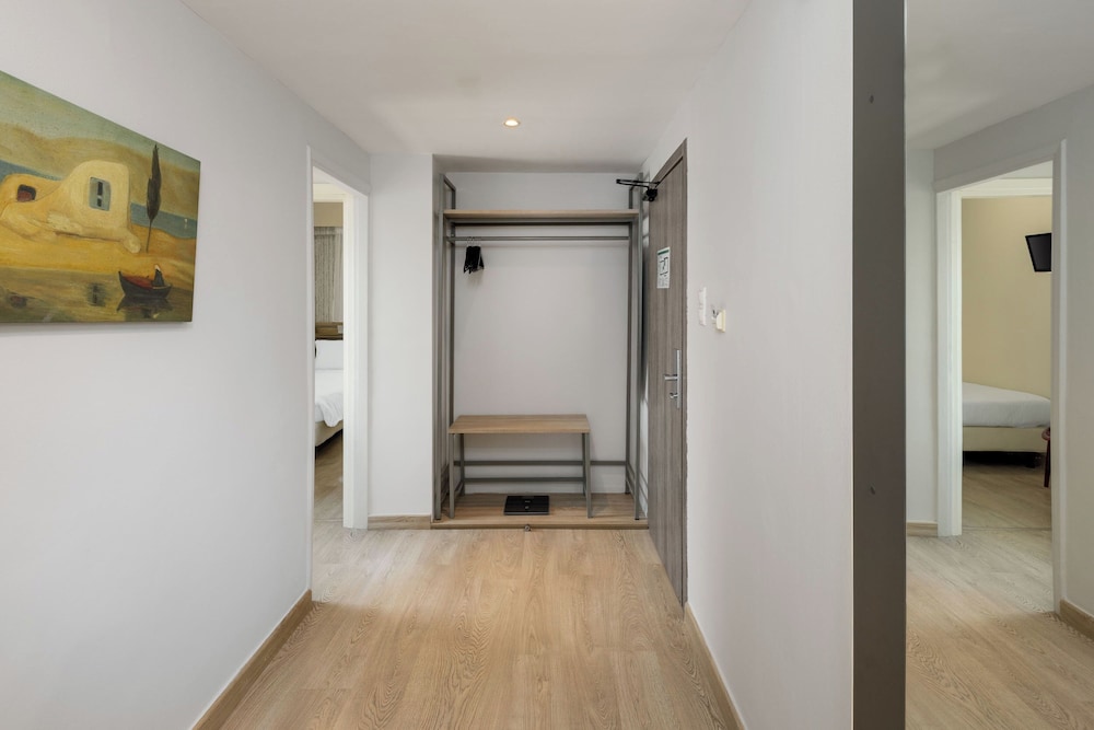 Pan Hotel 30/54
