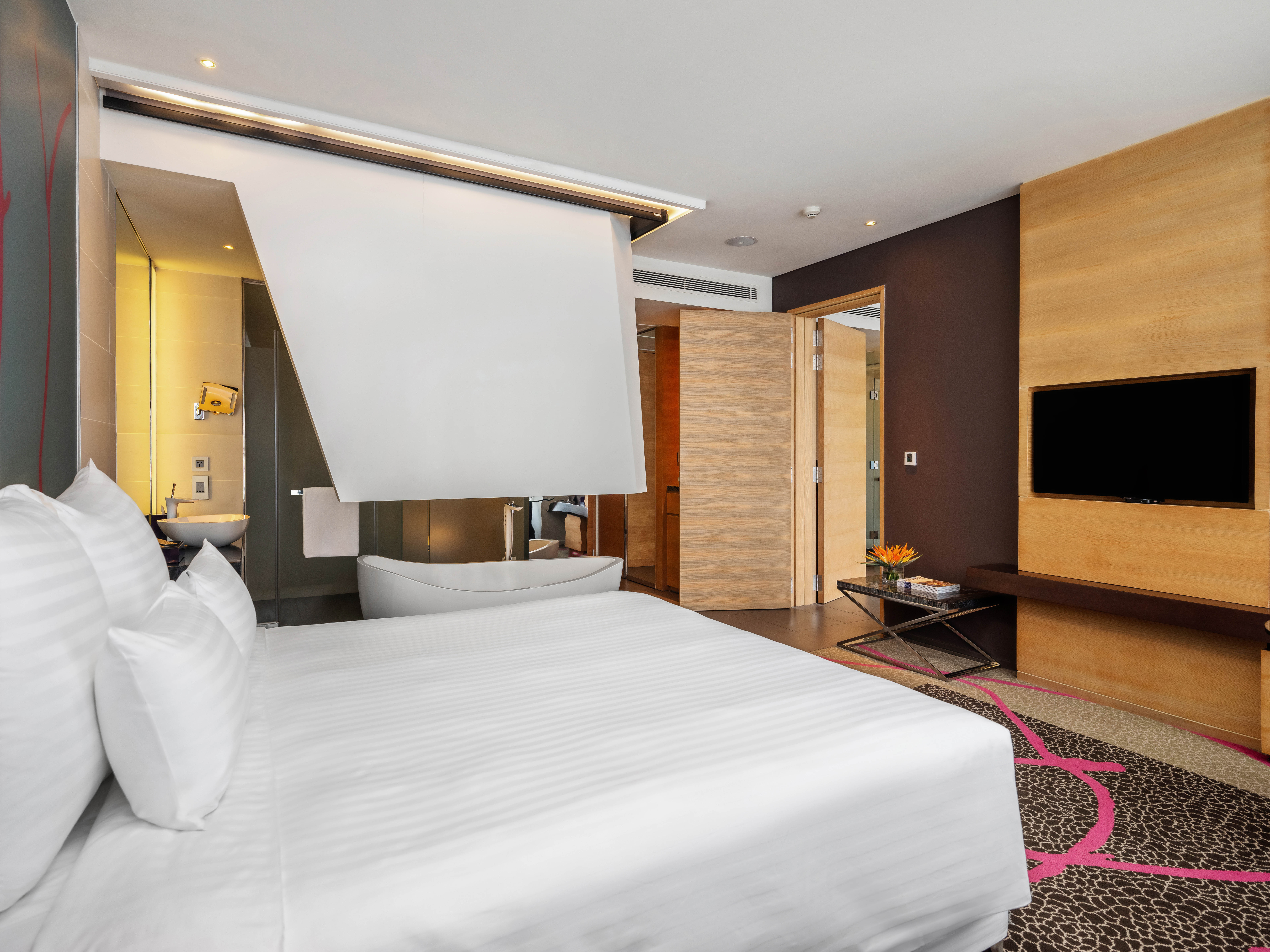 Deluxe, Double Bed