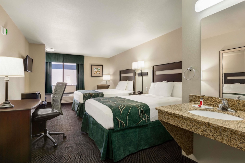 Travelodge by Wyndham Santa Teresa 10/27