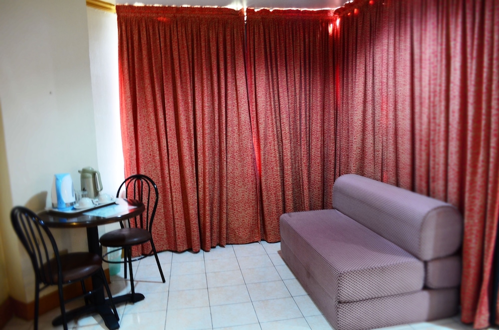 Elegant Circle Inn 50/71