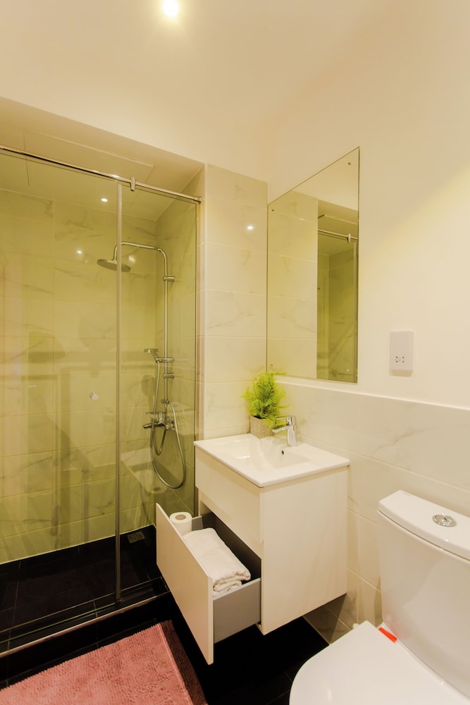 Accra Luxury Apartments at The Gardens 48/50