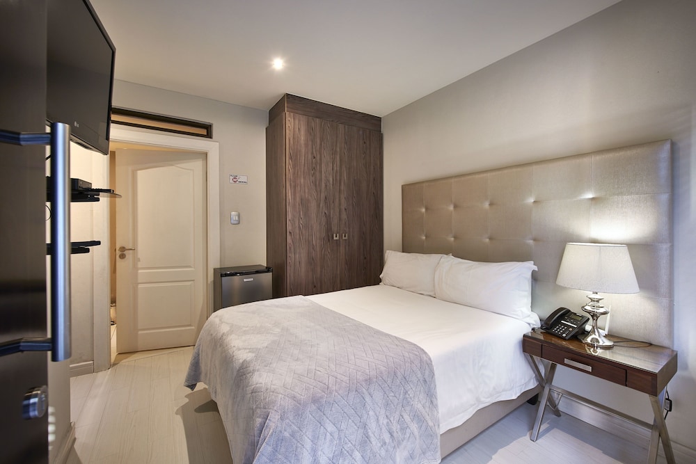 Dynasty Forest Sandown Accommodation 15/69