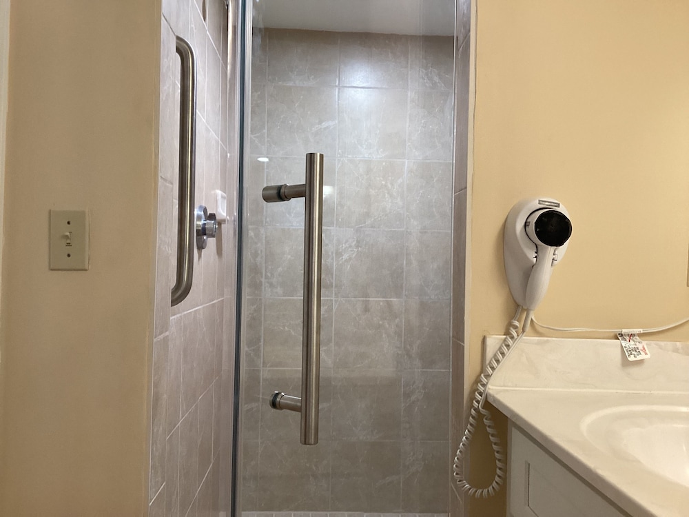 1 Bedroom, Deluxe, Suite, King Bed, Vacation Village At Bonaventure 9/10