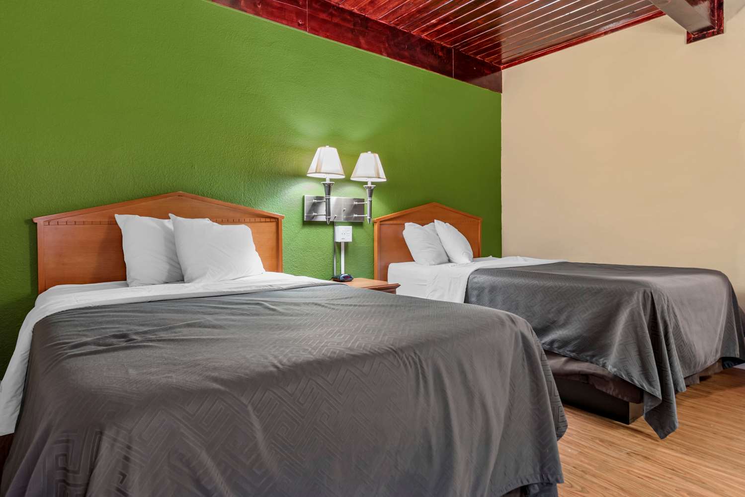 ROOM, 2 DOUBLE BEDS, SMOKING